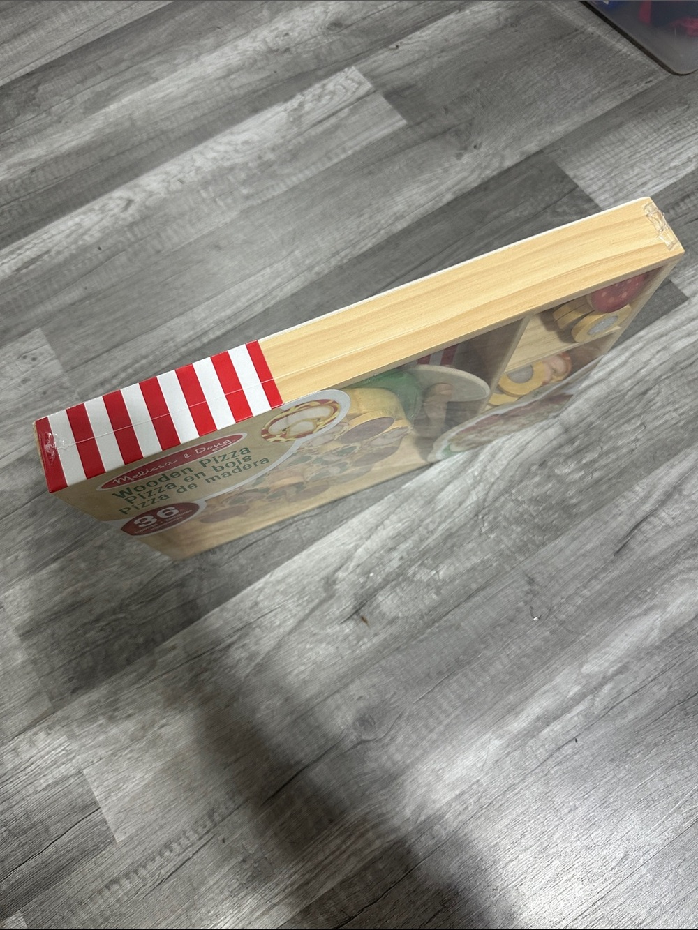 Melissa & Doug Wooden Pizza Play Set - Green and Red NEW!! - Picture 2 of 4